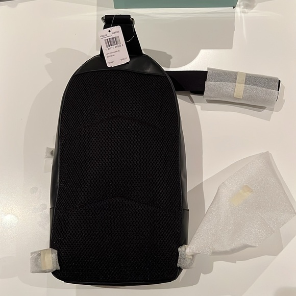 Coach Crossbody new with tags - Picture 2 of 2
